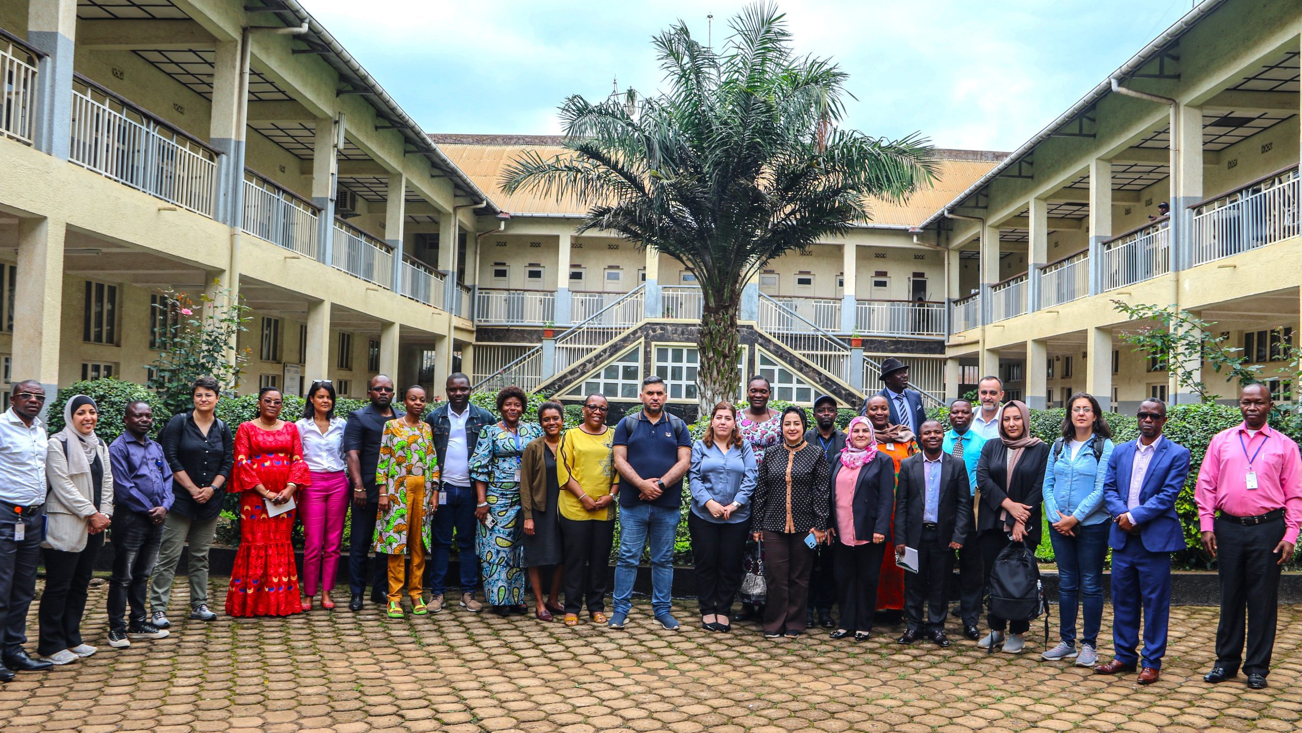 Iraqi delegation in Congo in front of Panzi